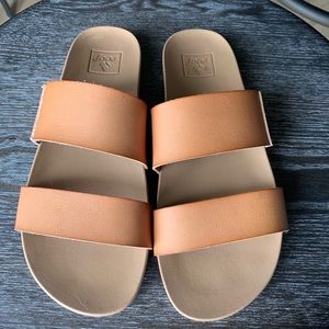 Reef sandals, excellent condition